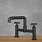Zweikanal-Wasserhahn im Industriestil in Rohroptik in schwarzer Farbe, aus Messing, Höhe 200 mm, Auslauflänge 150 mm