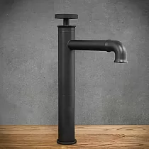 Stijlvolle messing wastafelkraan in industriële stijl in zwart met één knop die de stroom en temperatuur van het water regelt, hoogte 30,5 cm, uitlooplengte 15,5 cm